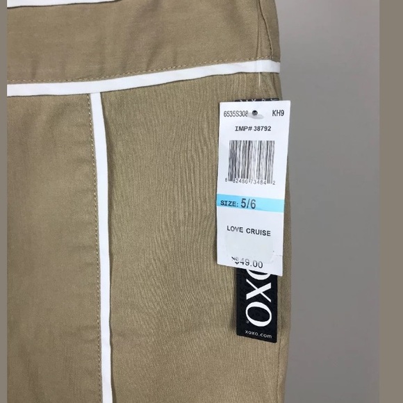 XOXO Beige Pencil Skirt W/ White Trim Size 5/6 NWT - Picture 3 of 4